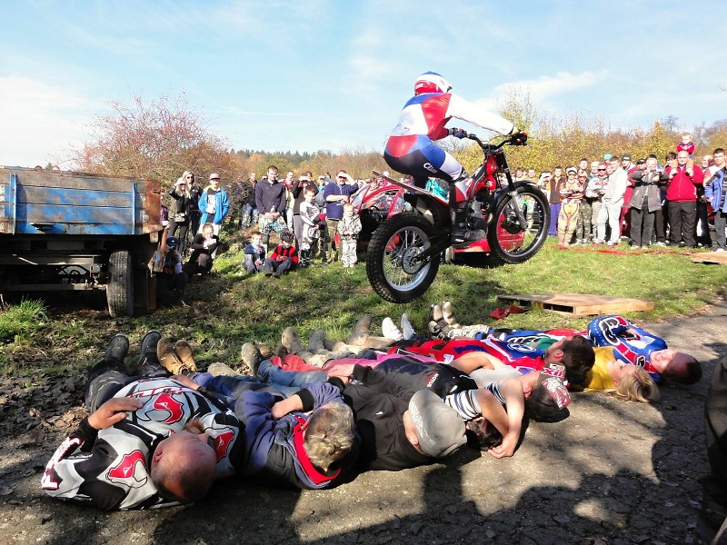 BAKOV 2013